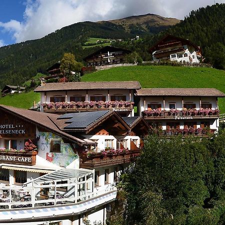 Pension Felseneck San Leonardo in Passiria Luaran gambar