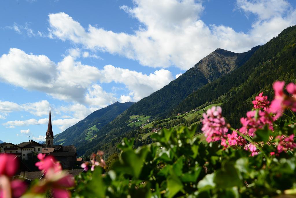 Pension Felseneck San Leonardo in Passiria Luaran gambar