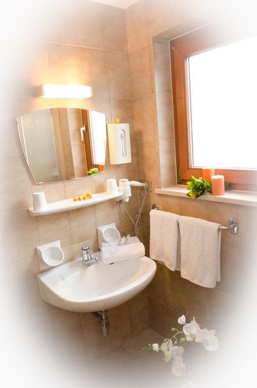 Pension Felseneck San Leonardo in Passiria Bilik gambar